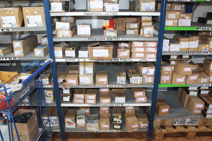 Stock de Peças e Acessórios · Monta Cargas · Porta Paletes · Diversos