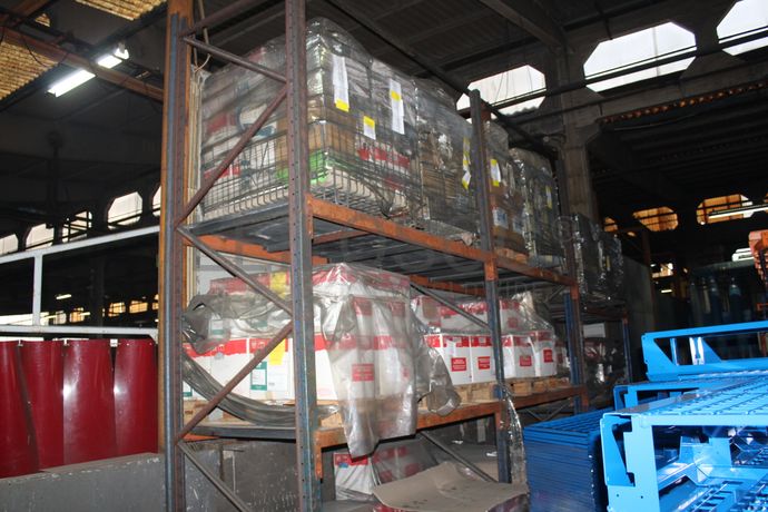 Linha de Desengorduramento · Pórticos com Guinchos · Serra de Disco · Depósito · Caixas Metálicas · Diversos