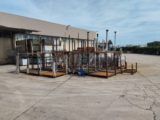 Linha de Desengorduramento · Pórticos com Guinchos · Serra de Disco · Depósito · Caixas Metálicas · Diversos