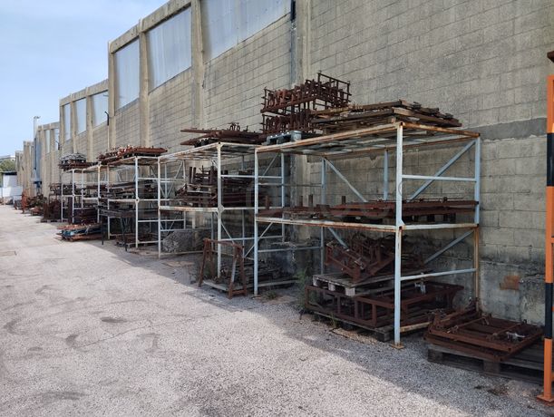 Linha de Desengorduramento · Pórticos com Guinchos · Serra de Disco · Depósito · Caixas Metálicas · Diversos