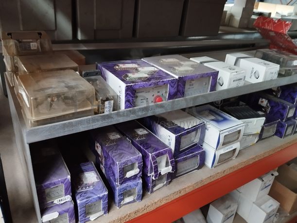 Equipamentos de Crimpagem · Máquina Portátil de Recuperação de Refrigerante · Diversos