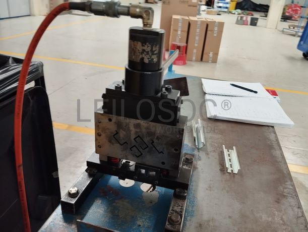 Máquina de Dobrar Metal + Puncionadores + Máquina de dobrar + Diversos