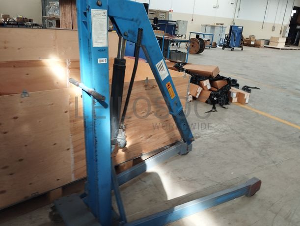 Porta paletes · Grua hidráulica motores