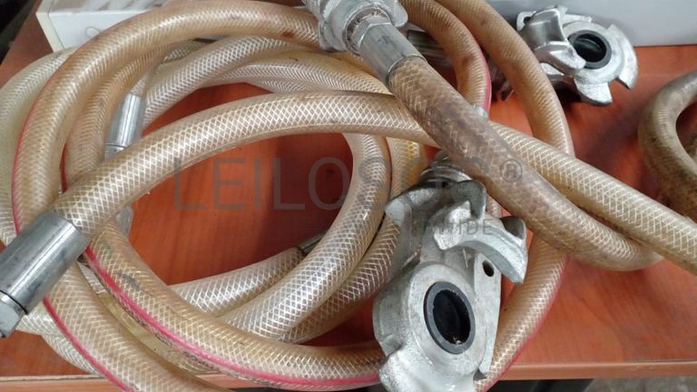 Sprays para soldadura. + Discos para limar e silicones. + Mangueiras para teste de freio. + Mangueiras para teste de freio.