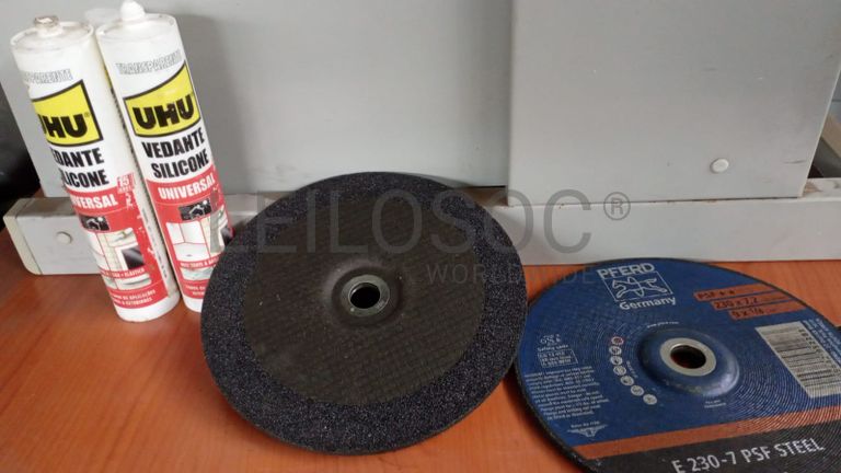 Sprays para soldadura. + Discos para limar e silicones. + Mangueiras para teste de freio. + Mangueiras para teste de freio.