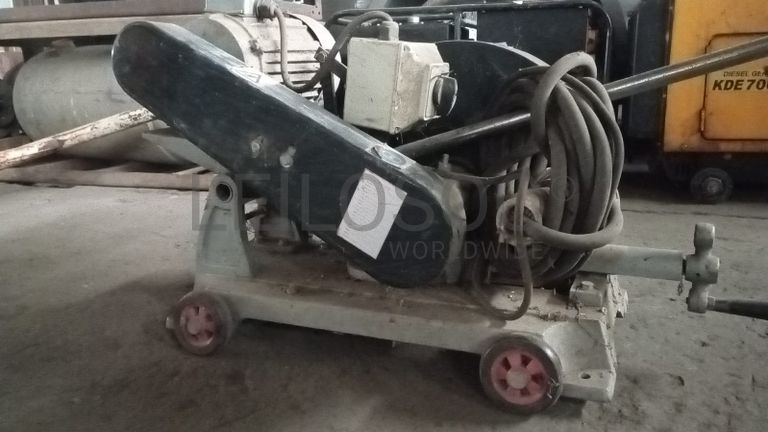 Eletrodos + Arame para soldadura, e braçadeiras. + Rebarbadeira Angular + Terminais de ligação.