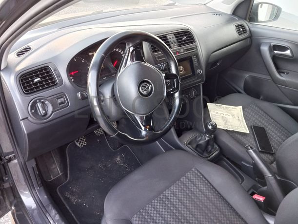 Volkswagen Polo 1.4 TDI · Ano 2014