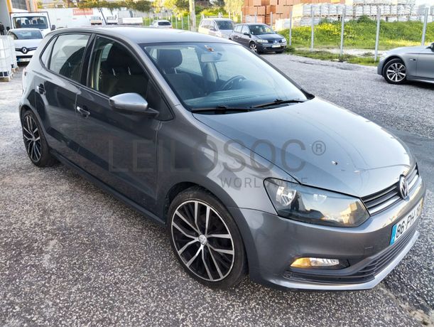 Volkswagen Polo 1.4 TDI · Ano 2014