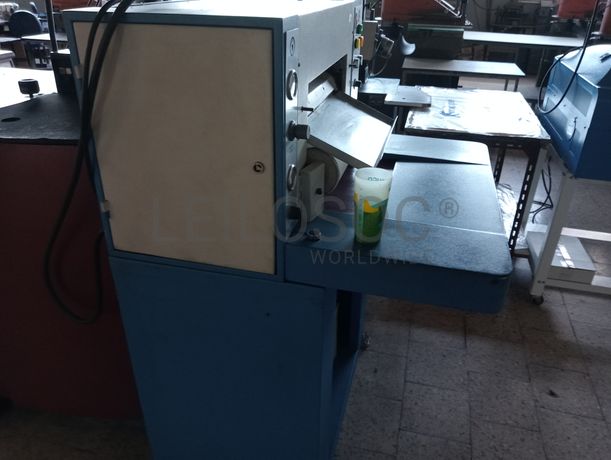 Máquina de Vergar · Máquina de Entretelar