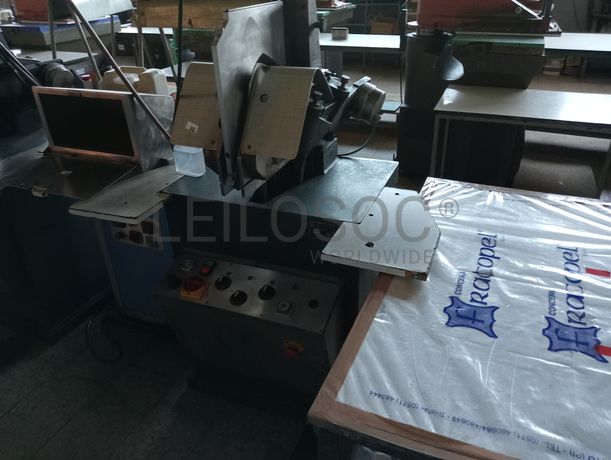 Máquina de Vergar · Máquina de Entretelar