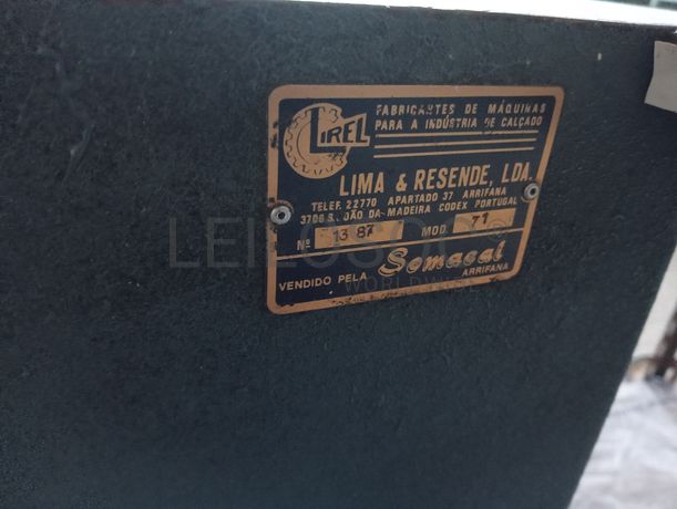 Máquina de Vergar · Máquina de Entretelar