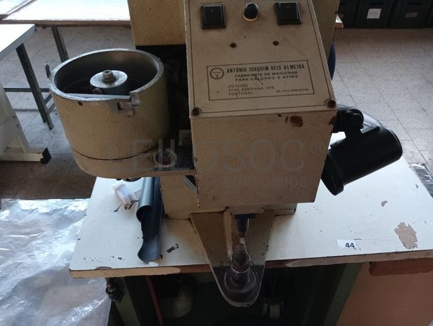 Máquina de Ilhoses · Máquina de Zig-Zag · Máquinas de Coluna Alta · Máquina de Meter Fita