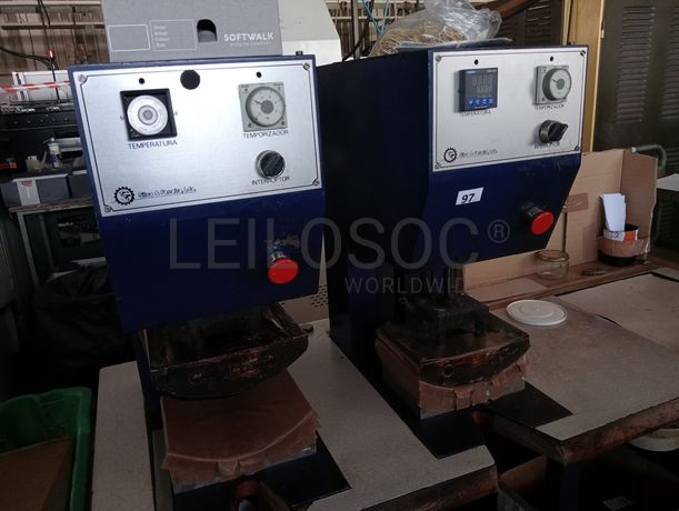 Máquinas de Testeiras Duplas · Mesa de dar cola