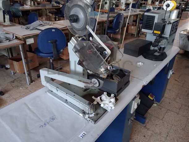 Máquina de Coluna Alta · Máquina de Meter Fita · Máquina de Orlar