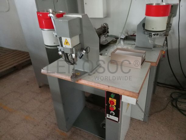 Máquinas de Coluna Alta · Máquina de Coser · Máquinas de Braço · Máquina de Bainha · Máquina de Ilhoses