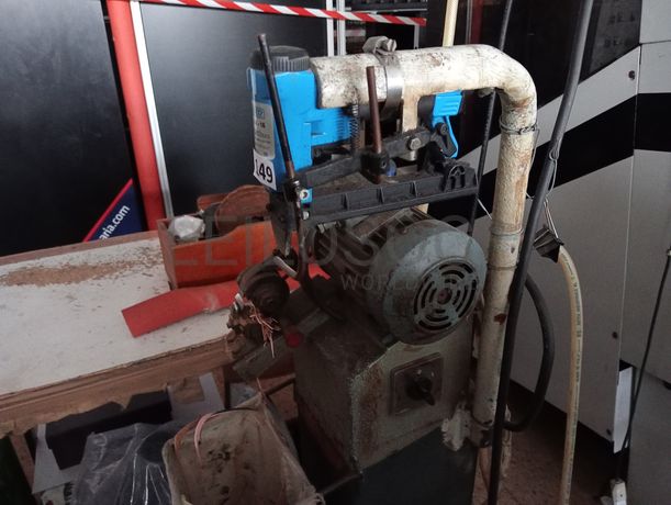 Máquina de Agrafar e Rentear · Máquina de Fechar Calcanheiras · Reativador