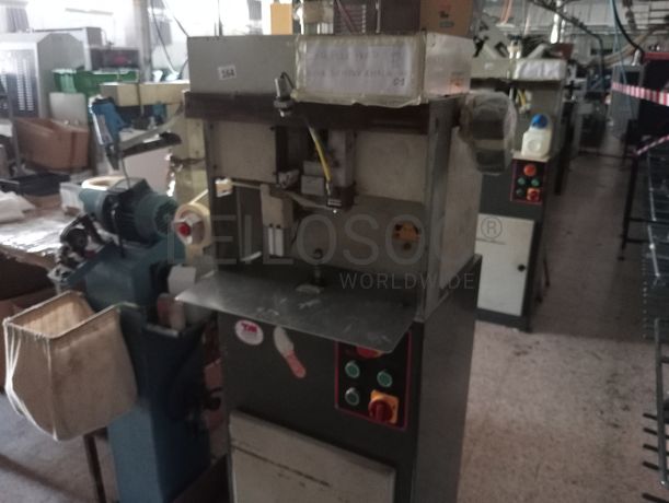 Máquina de Agrafar e Rentear · Máquina de agrafar