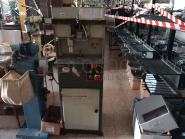 Máquina de Agrafar e Rentear · Máquina de agrafar