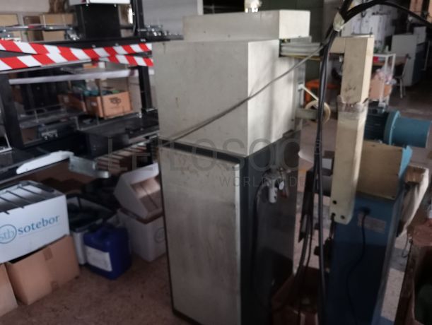 Máquina de Agrafar e Rentear · Máquina de agrafar