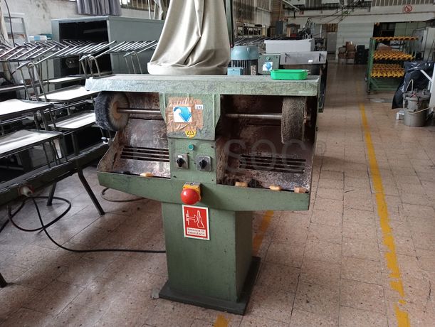 Máquina de Dar Cola · Filtro de Aspiração · Escovadeira