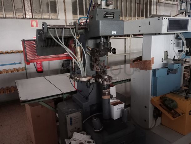 Máquinas de Pregar Saltos · Máquina de Coser Solas