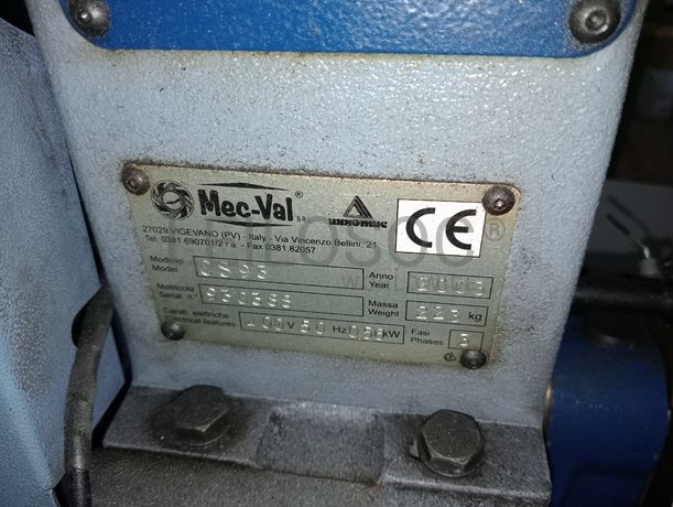 Máquinas de Pregar Saltos · Máquina de Coser Solas