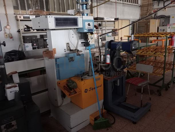 Máquinas de Pregar Saltos · Máquina de Coser Solas