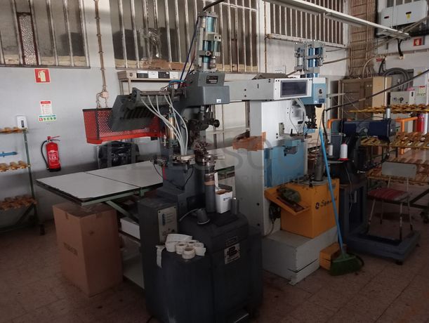 Máquinas de Pregar Saltos · Máquina de Coser Solas