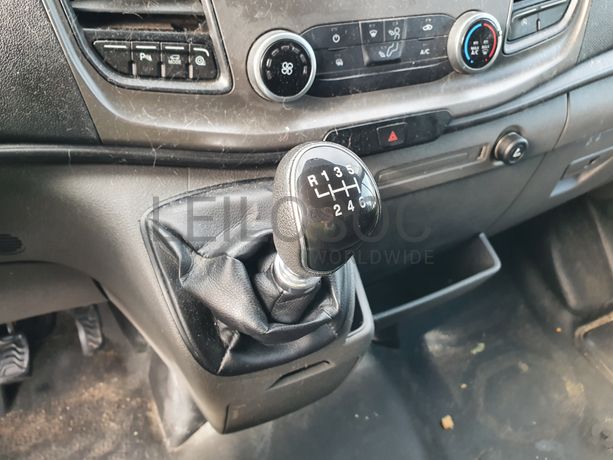 Ford Transit · Ano 2020