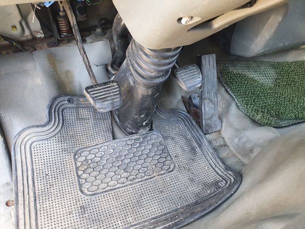 Mitsubishi Canter · Ano 2004