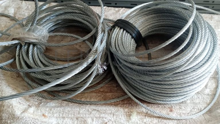 Rolos de cabos de aço