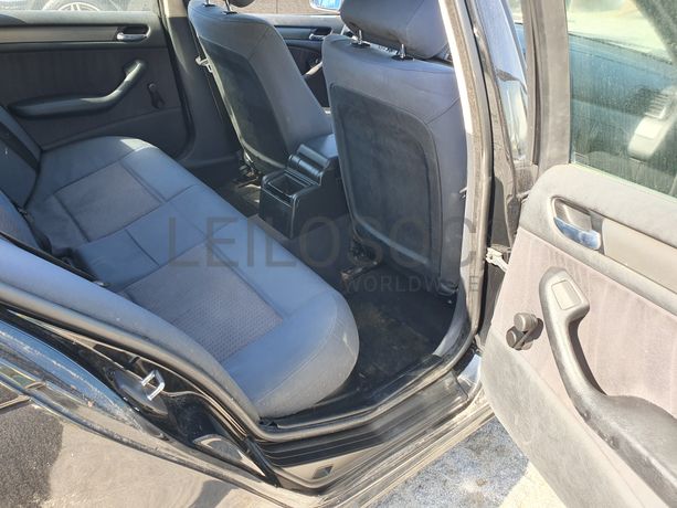 BMW 318D · Ano 2002