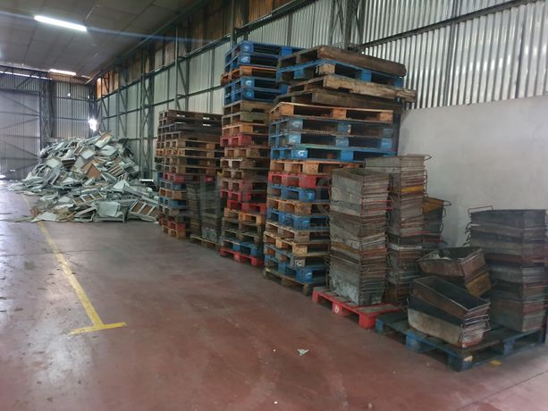 Cestos · Caixas Metálicas