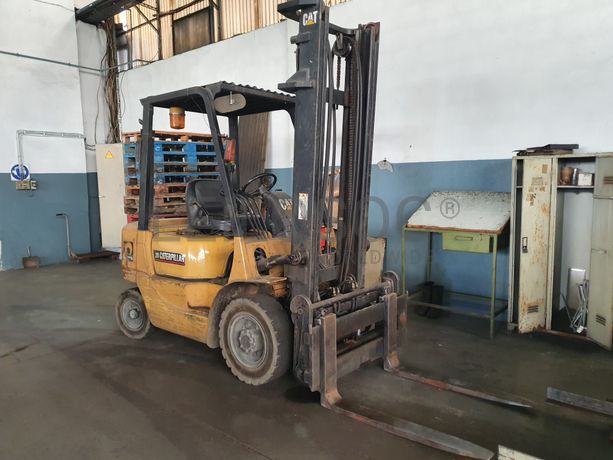 Empilhador Caterpillar 20 DP20K