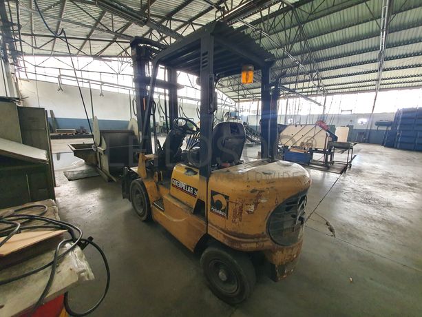 Empilhador Caterpillar 20 DP20K