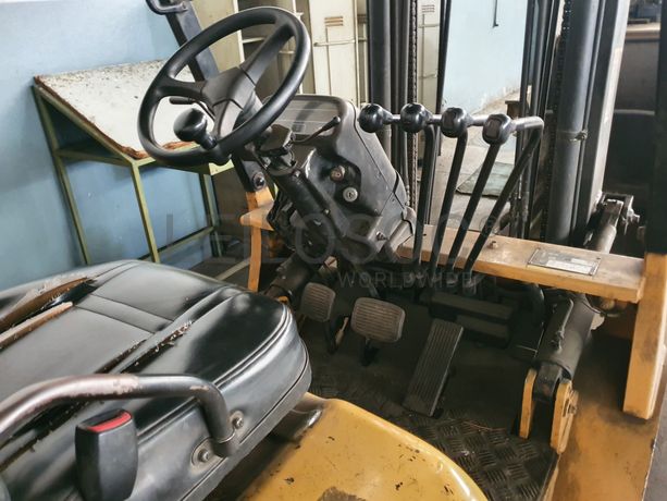 Empilhador Caterpillar 20 DP20K