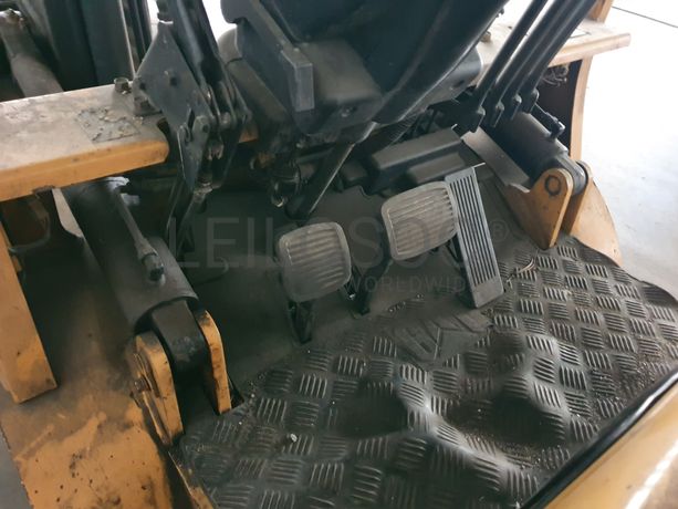 Empilhador Caterpillar 20 DP20K