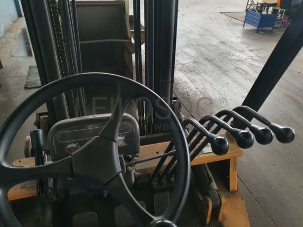 Empilhador Caterpillar 20 DP20K