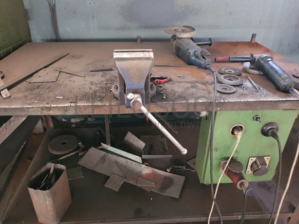 Bancada com Torno · Rebarbadeiras · Esmeril Mape · Maçarico · Forja · Forno