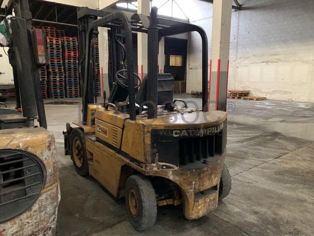 Empilhador Caterpillar 20