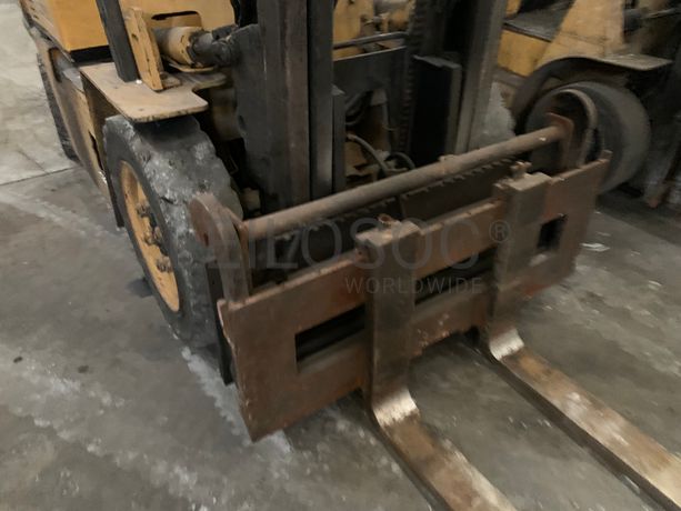 Empilhador Caterpillar 20