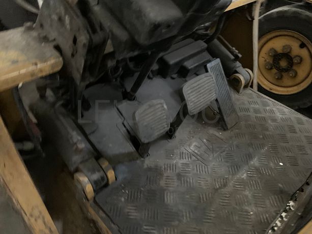 Empilhador Caterpillar 18