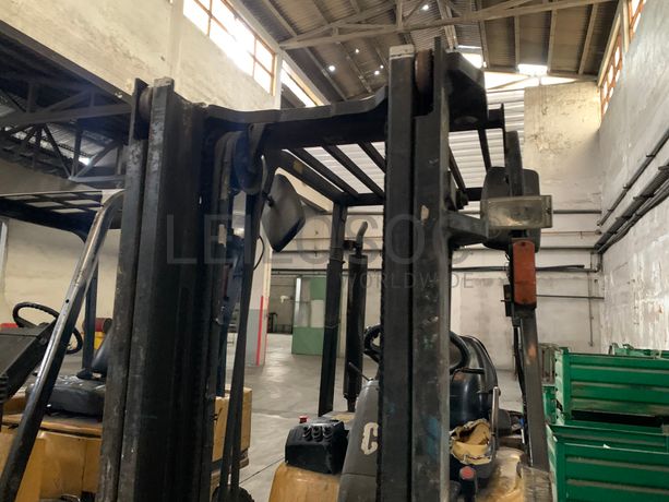 Empilhador Caterpillar 18