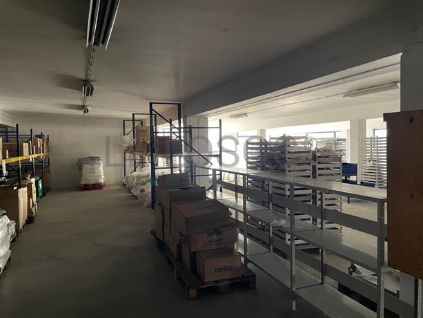 Tabuleiros Ferro · Estantes