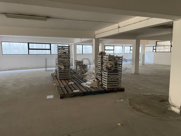 Tabuleiros Ferro · Estantes