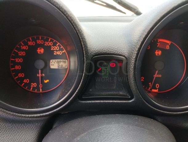 Alfa Romeu 156  Sedan 1.6 16V Twin Spark · Ano 2000 