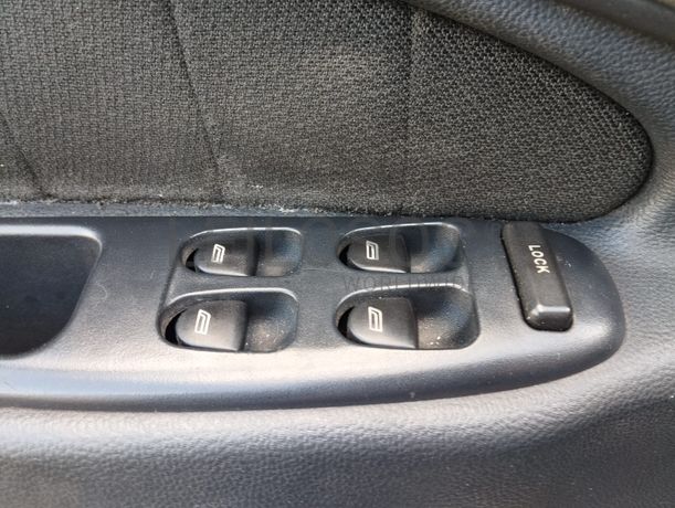Alfa Romeu 156  Sedan 1.6 16V Twin Spark · Ano 2000 