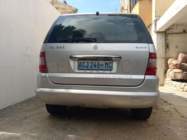 Mercedes Benz ML320