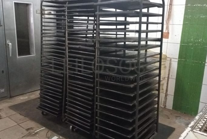 Carrinhos c/ Tabuleiros