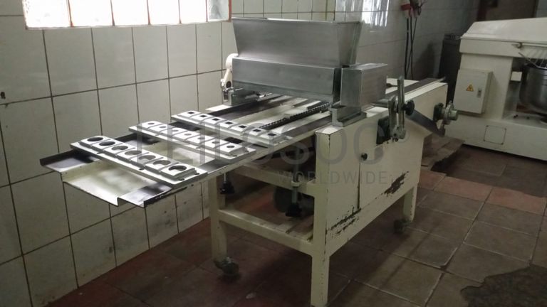 Máquina p/ corte de biscoitos